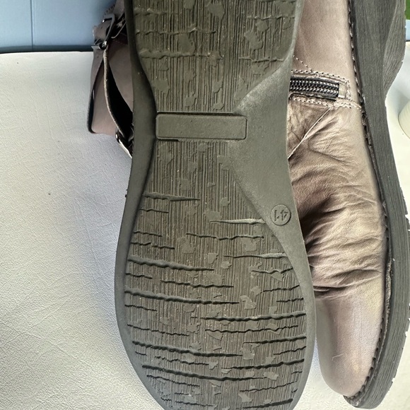 Miz Mooz Grey Leather Buckled Mid Pasha Boots Women's 41 NWOT - Picture 9 of 12
